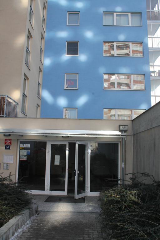 New Studio On V Doline 1 Прага Экстерьер фото