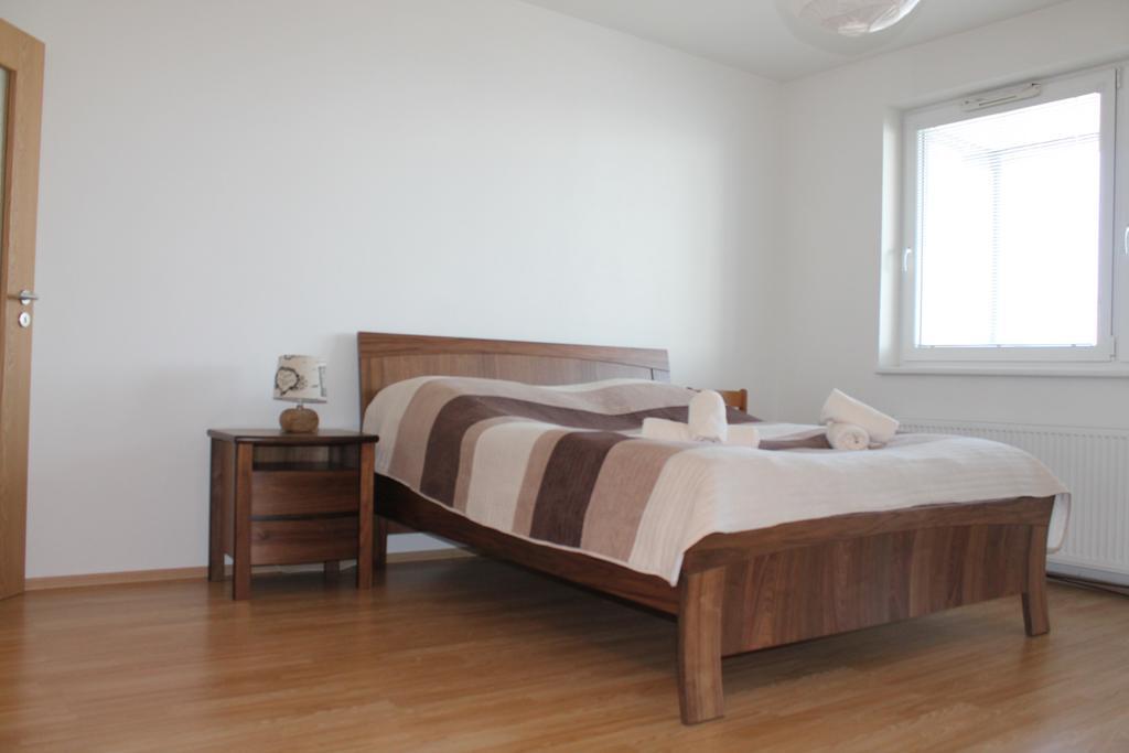 New Studio On V Doline 1 Прага Экстерьер фото
