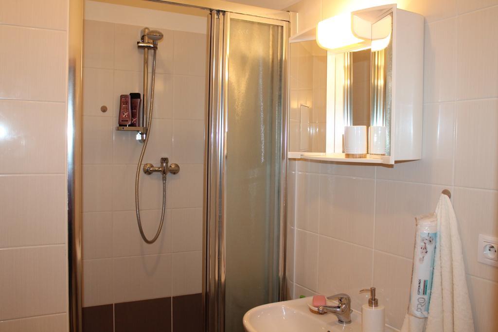 New Studio On V Doline 1 Прага Экстерьер фото
